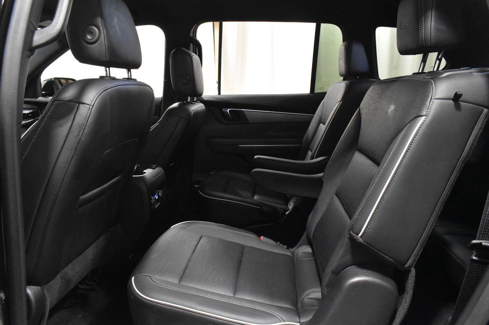 Used 2025 Buick Enclave Sport Touring FWD image 9