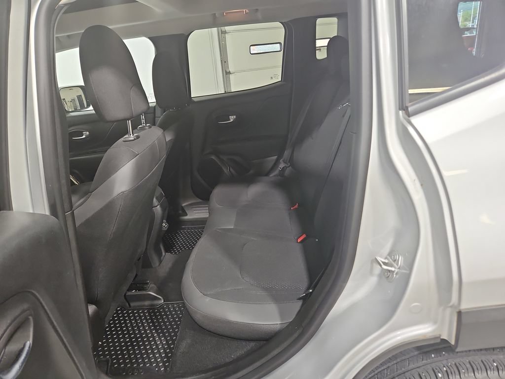 Used 2019 Jeep Renegade Altitude w/ UConnect 8.4 Nav Group AWD/4WD image 25