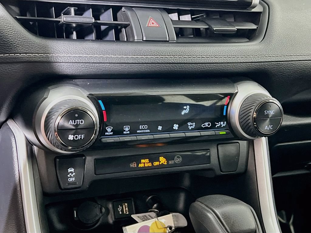 Certified 2025 Toyota RAV4 XLE AWD/4WD image 14