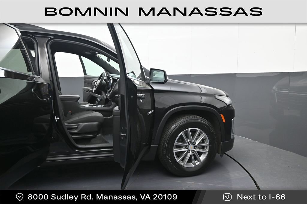 Used 2023 Chevrolet Traverse LT AWD/4WD image 9