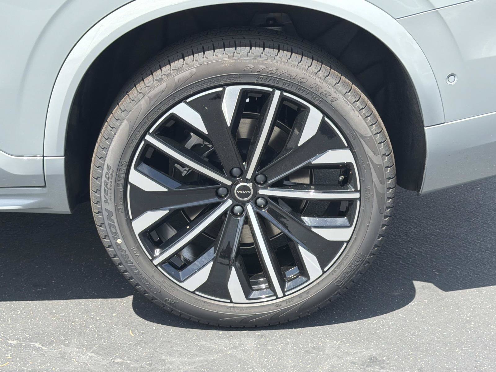 New 2027 Volvo XC90 B6 Plus AWD/4WD image 24
