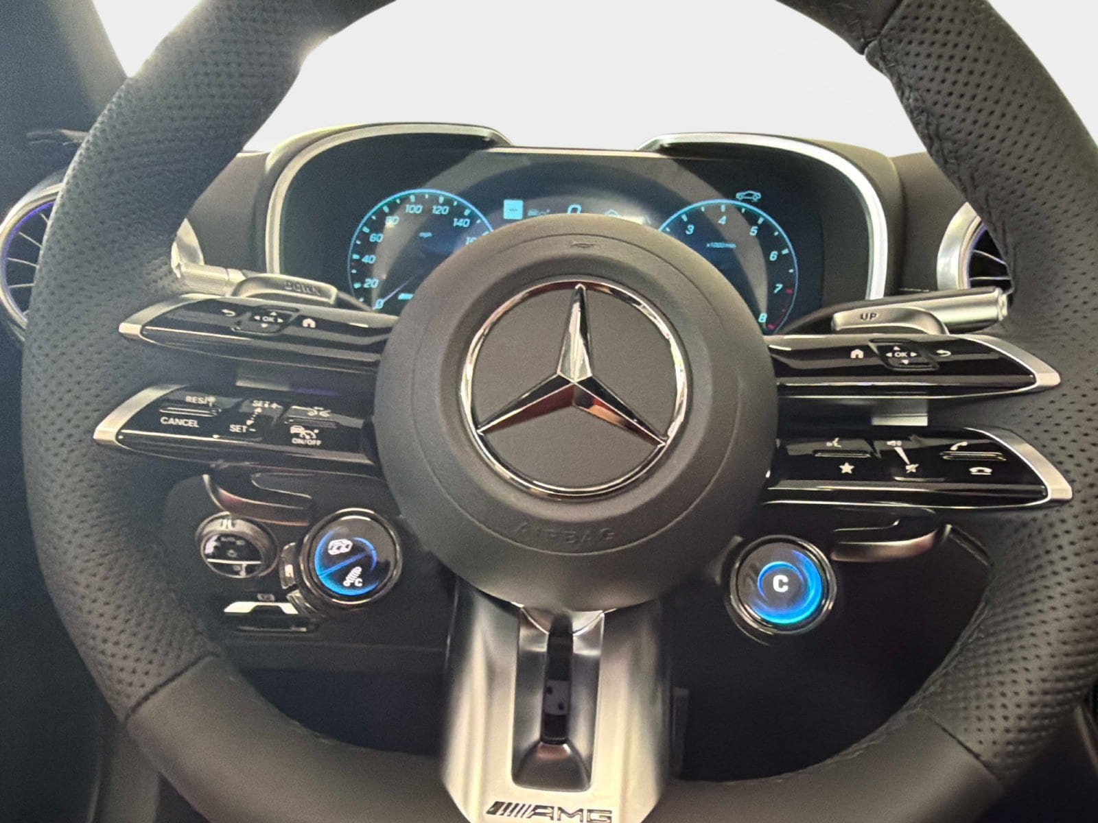 New 2026 Mercedes-Benz SL 63 AMG 4MATIC image 17