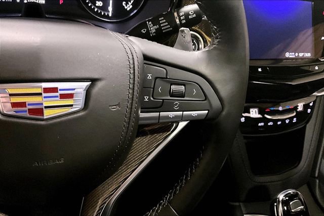 Used 2025 Cadillac XT6 Sport w/ Platinum Package image 22