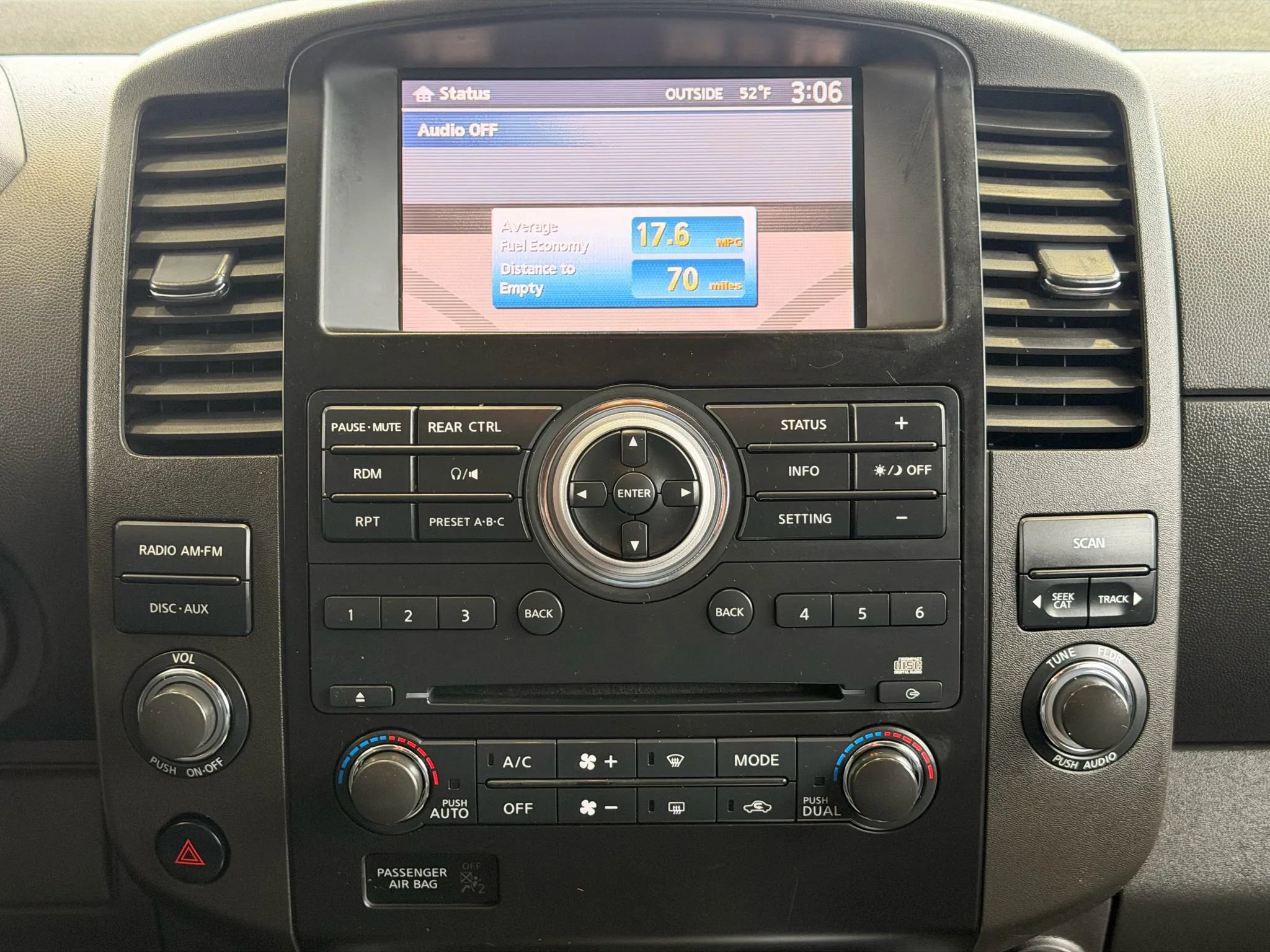 Used 2012 Nissan Pathfinder SV image 16