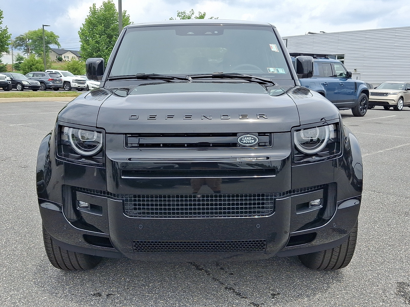 Used 2026 Land Rover Defender 110 X-Dynamic SE AWD/4WD image 8