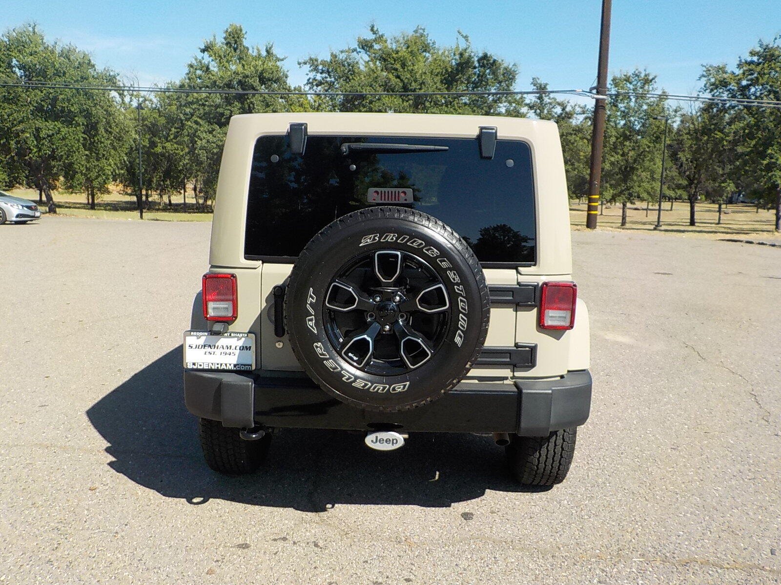 Used 2018 Jeep Wrangler Unlimited Sahara AWD/4WD image 6