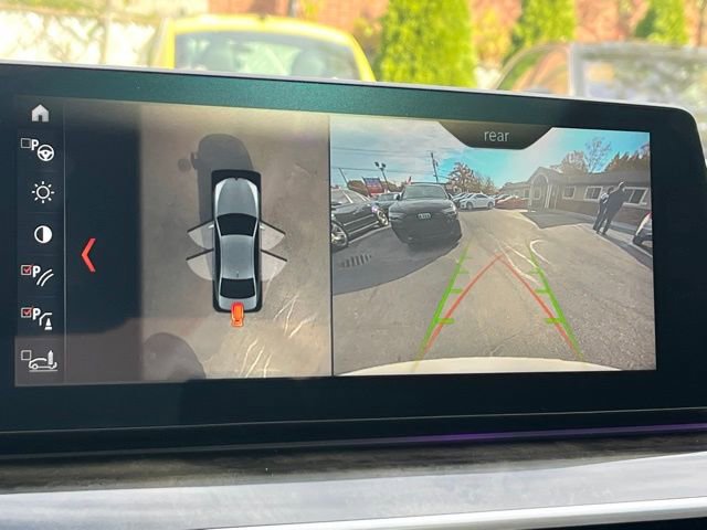 Used 2018 BMW M550i xDrive w/ Driving Assistance Package image 33