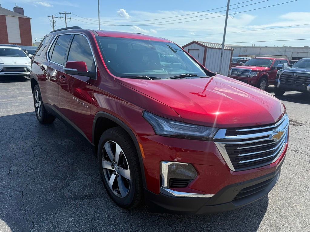 Used 2023 Chevrolet Traverse LT w/ LT Premium Package AWD/4WD image 5