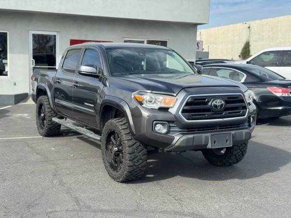 Used 2019 Toyota Tacoma SR5 RWD image 1