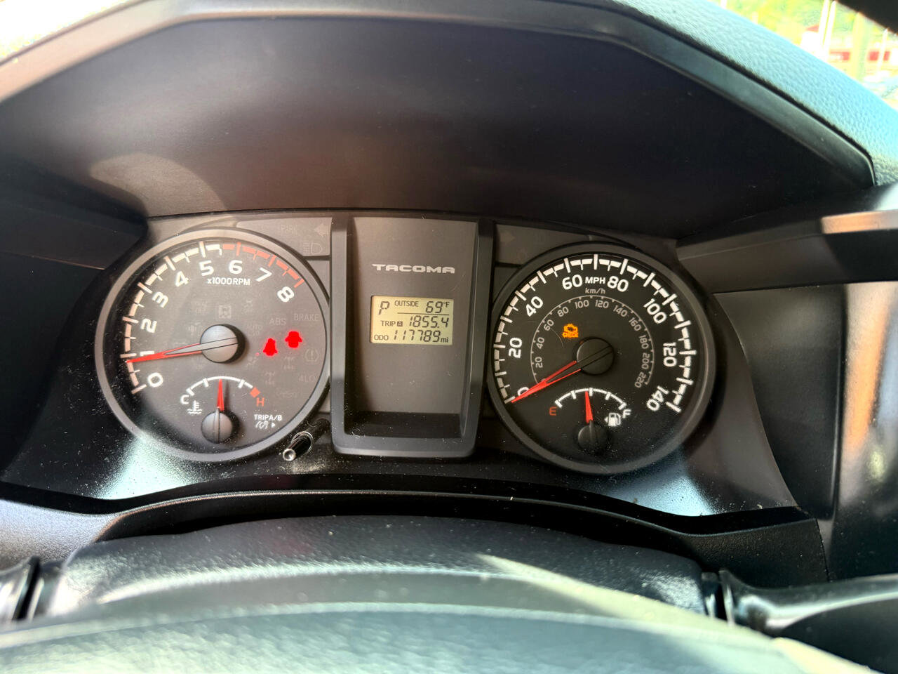 Used 2017 Toyota Tacoma SR image 14