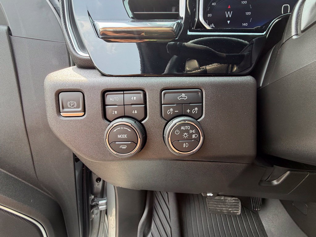 Used 2023 Chevrolet Silverado 1500 RST AWD/4WD image 3