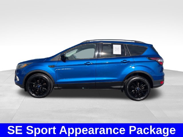 Used 2017 Ford Escape SE w/ SE Sport Appearance Package FWD image 2