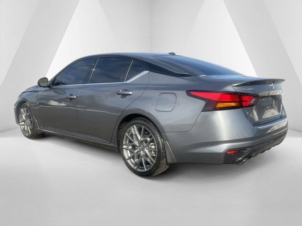 Used 2023 Nissan Altima 2.0 SR image 5