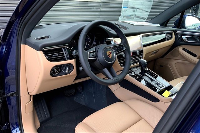 New 2026 Porsche Macan image 4