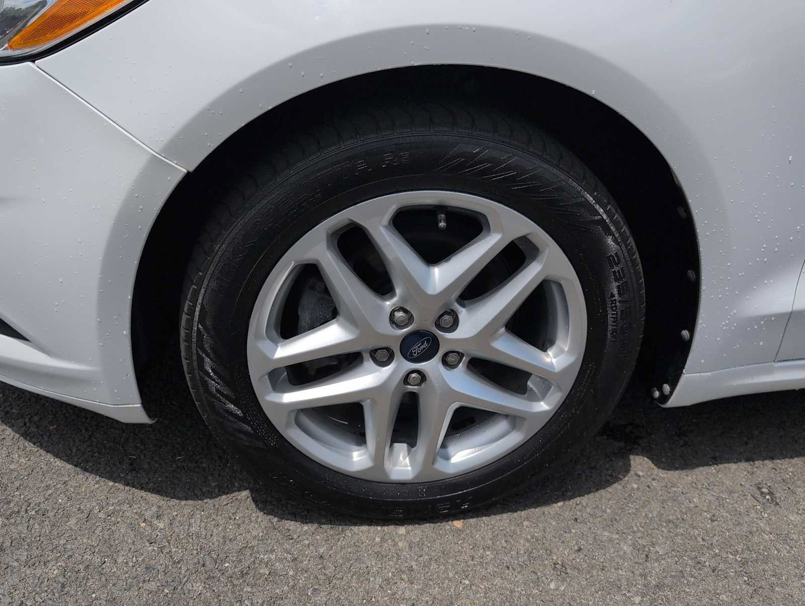 Used 2013 Ford Fusion SE FWD image 14