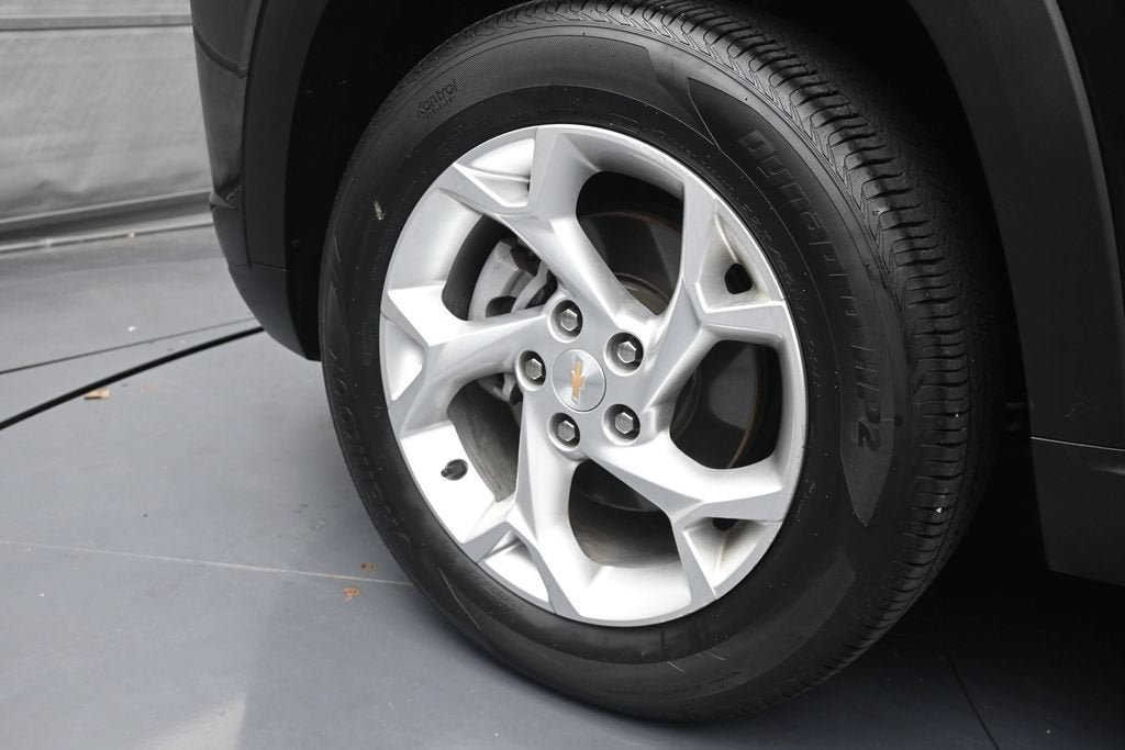 Certified 2025 Chevrolet Trax LS w/ LS Convenience Package FWD image 25