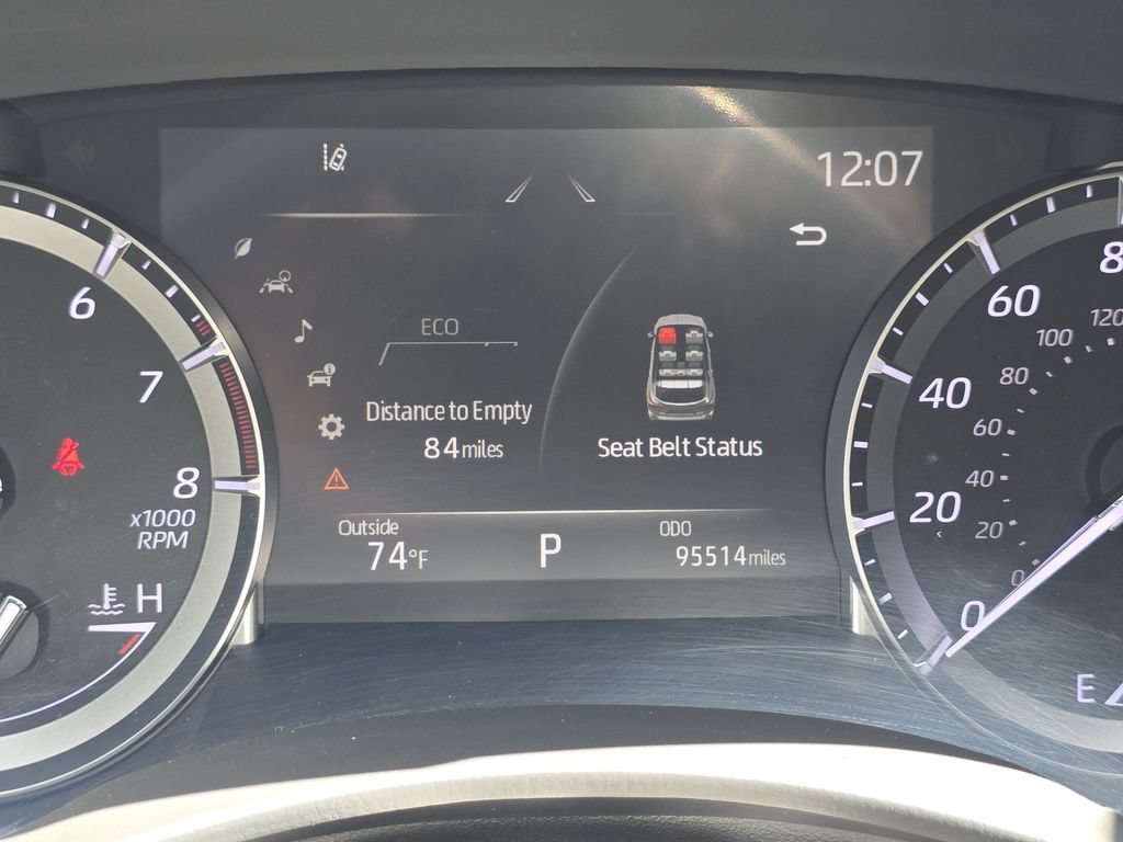 Used 2022 Toyota Highlander XLE AWD/4WD image 22