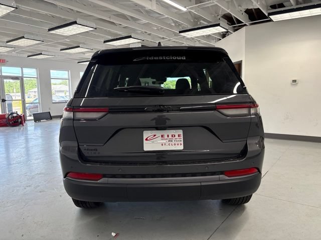 New 2026 Jeep Grand Cherokee Altitude AWD/4WD image 6