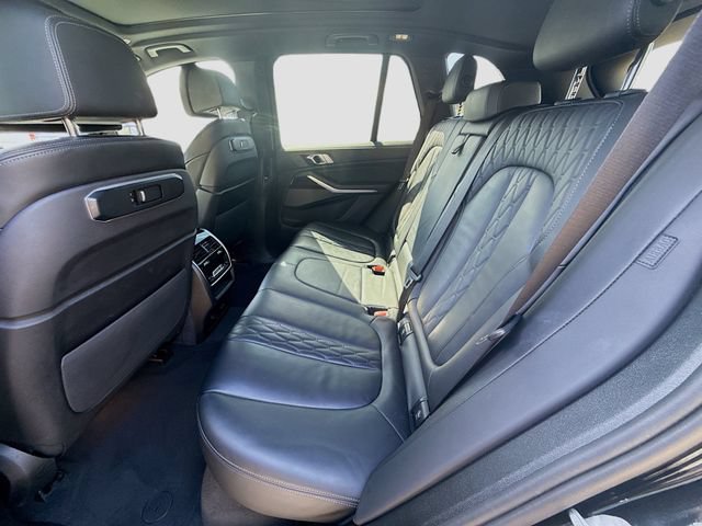 Used 2025 BMW X5 xDrive50e AWD/4WD image 23