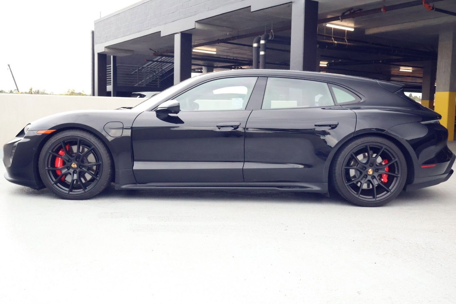 Certified 2024 Porsche Taycan GTS image 2