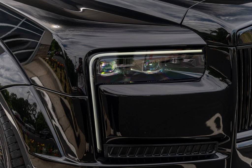 Used 2025 Rolls-Royce Cullinan AWD/4WD image 11