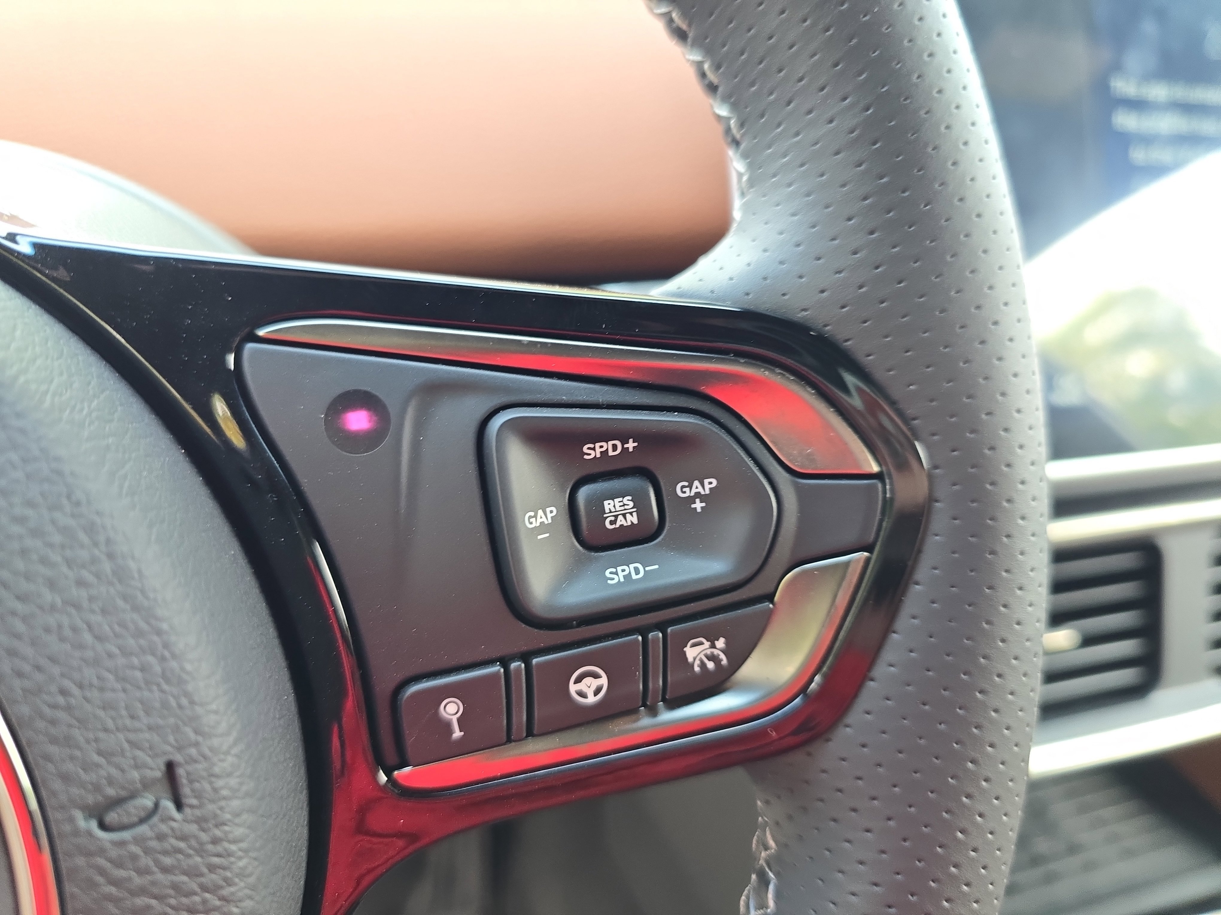 New 2025 VinFast VF 8 Plus image 18