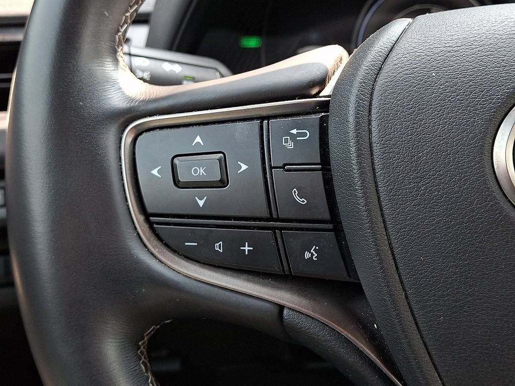 Used 2021 Lexus UX 250h w/ Premium Package AWD/4WD image 25