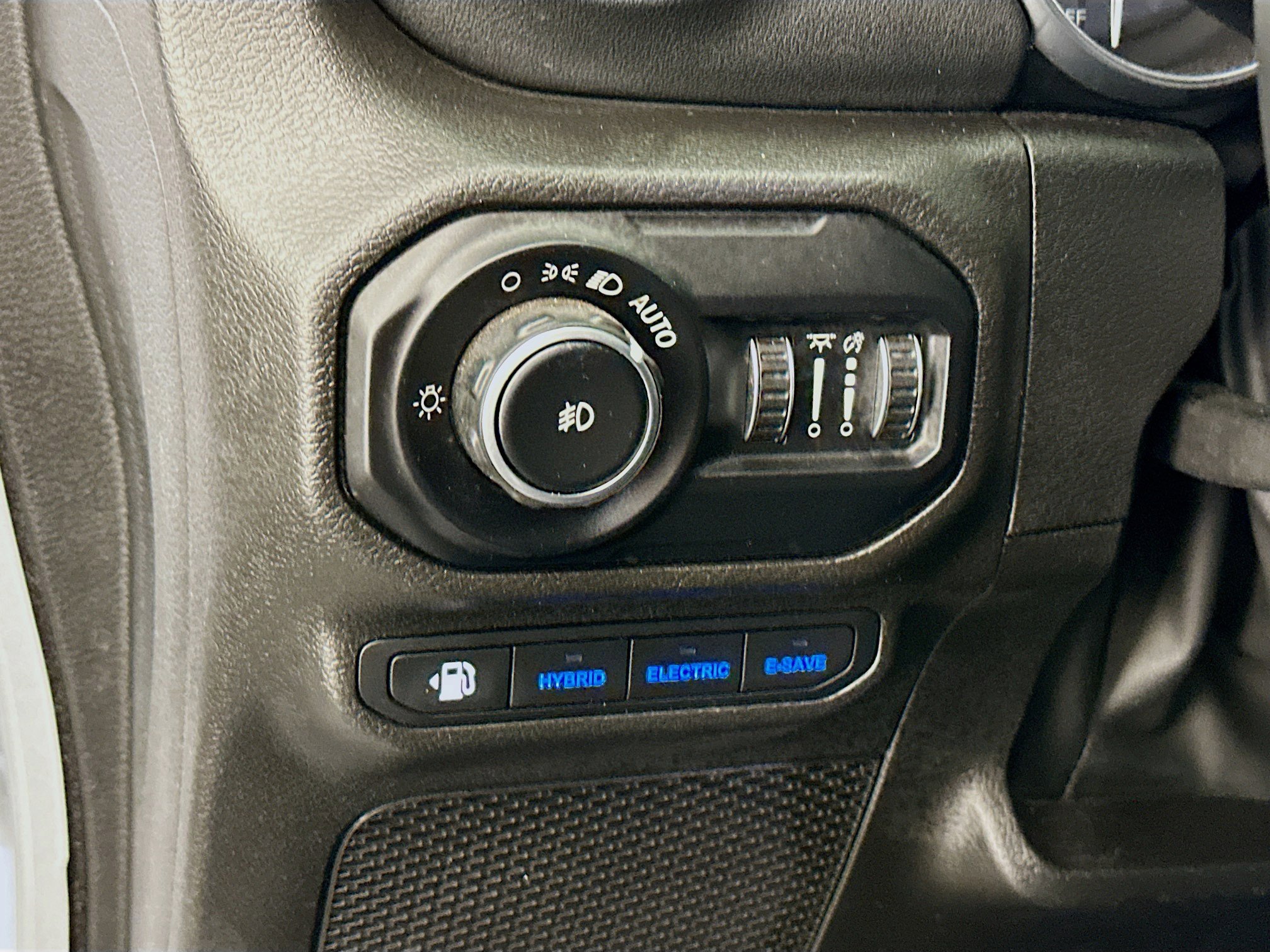 Used 2022 Jeep Wrangler Sahara image 17