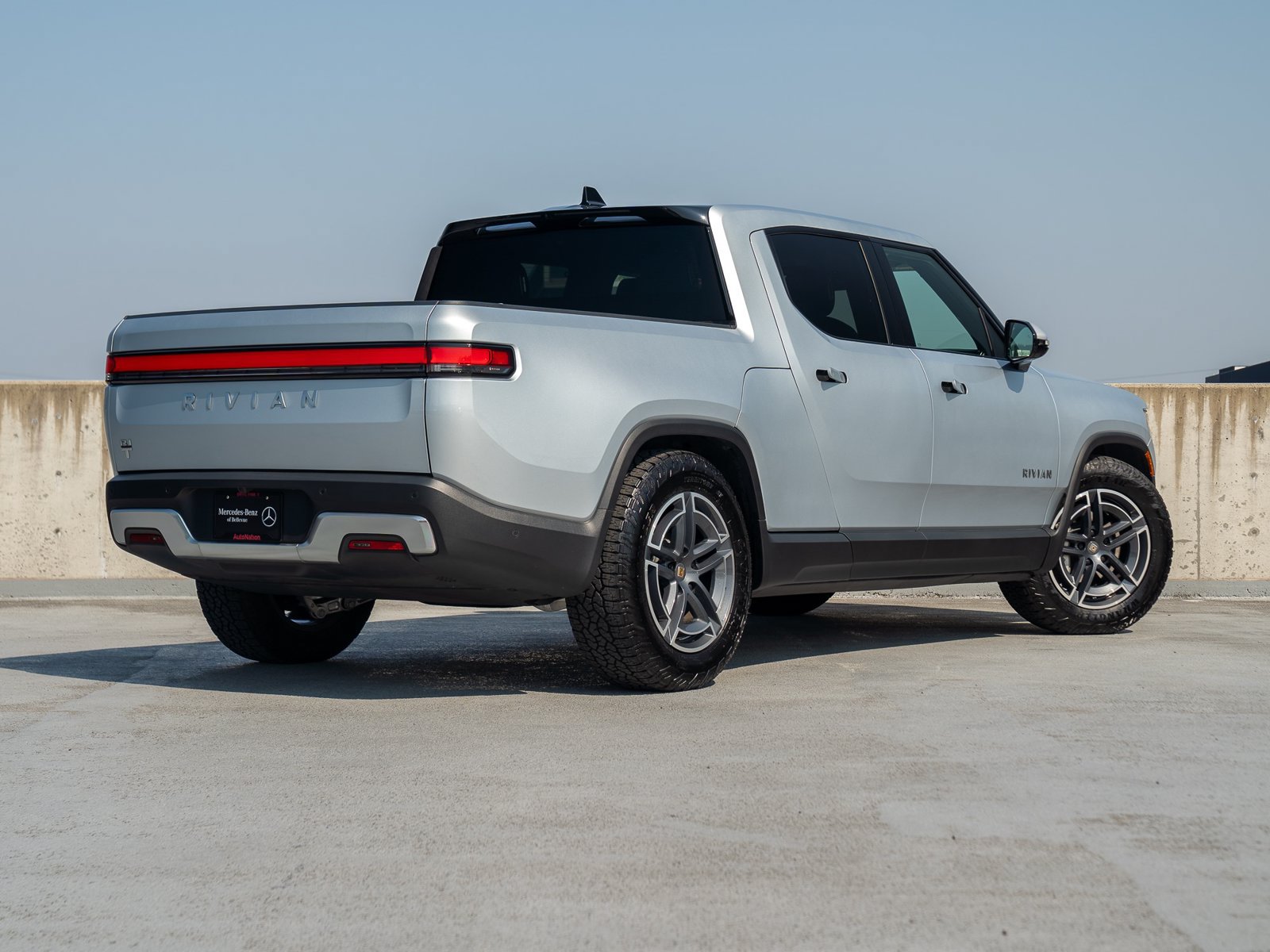 Used 2025 Rivian R1T Adventure AWD/4WD image 4