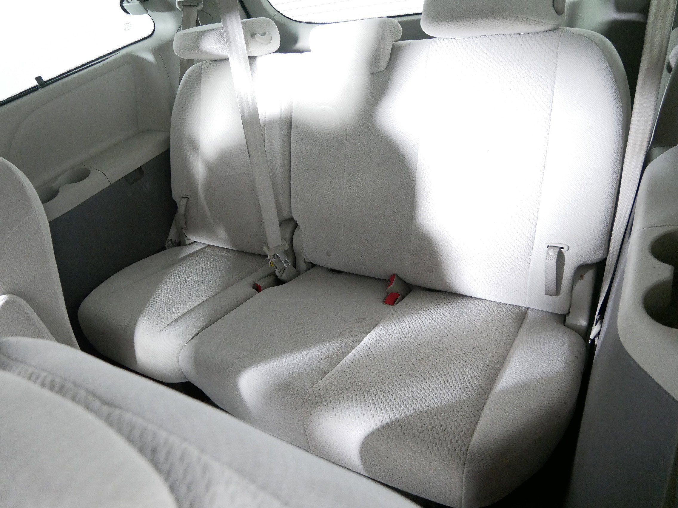 Used 2012 Toyota Sienna LE FWD image 33