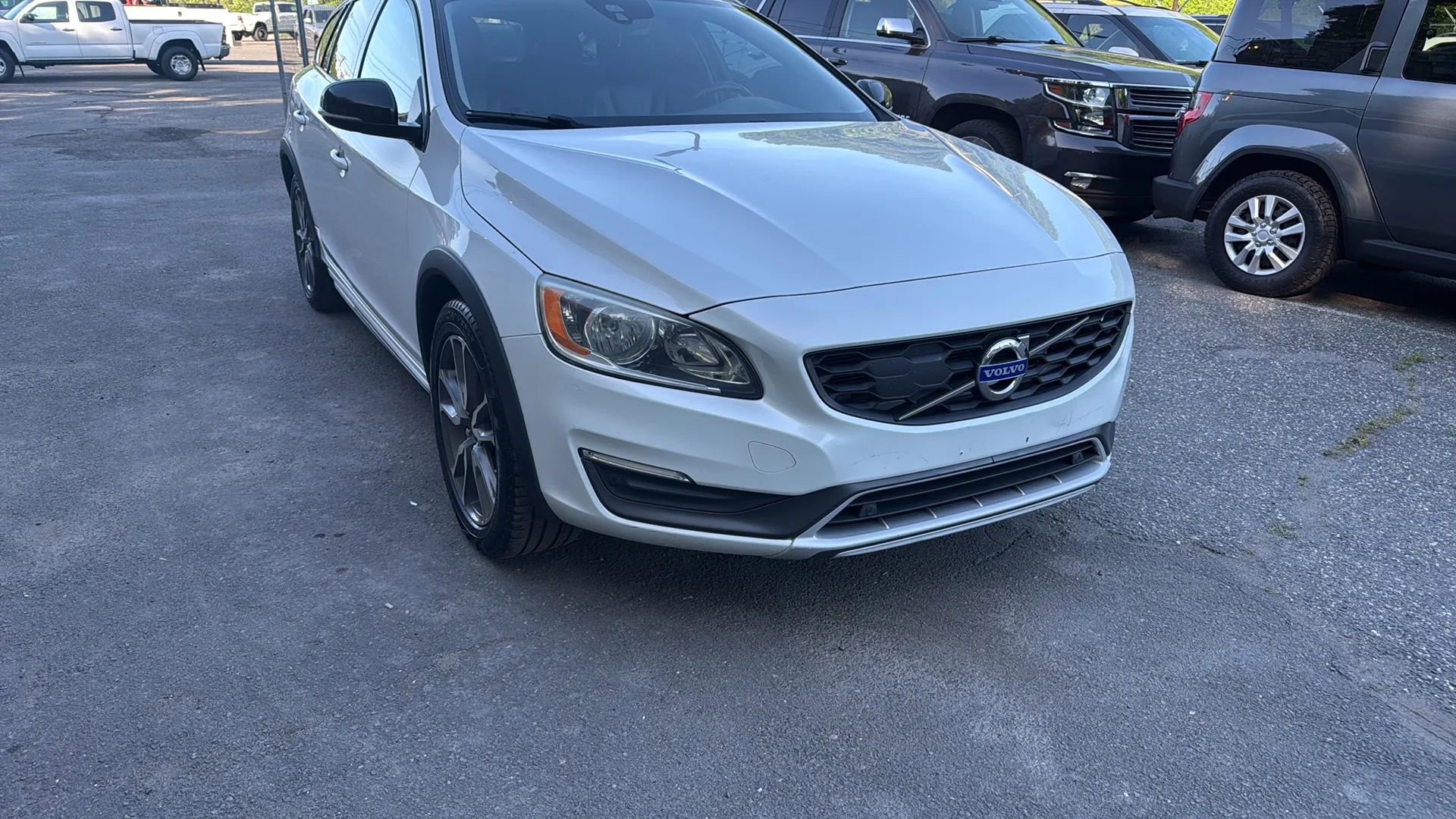 Used 2016 Volvo V60 T5 Cross Country AWD/4WD image 2