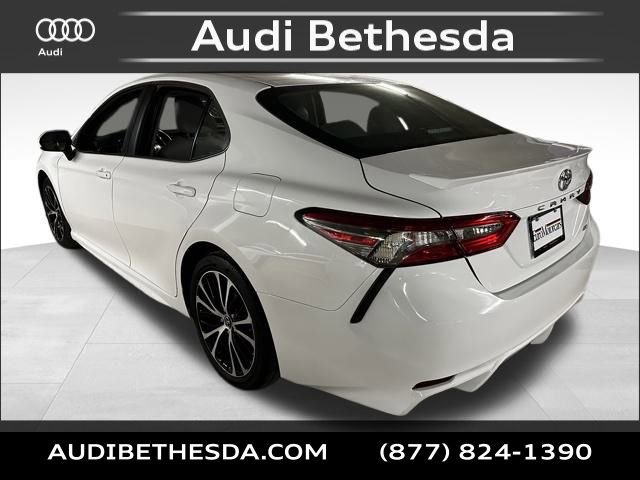 Used 2018 Toyota Camry SE w/ Moonroof Package image 4