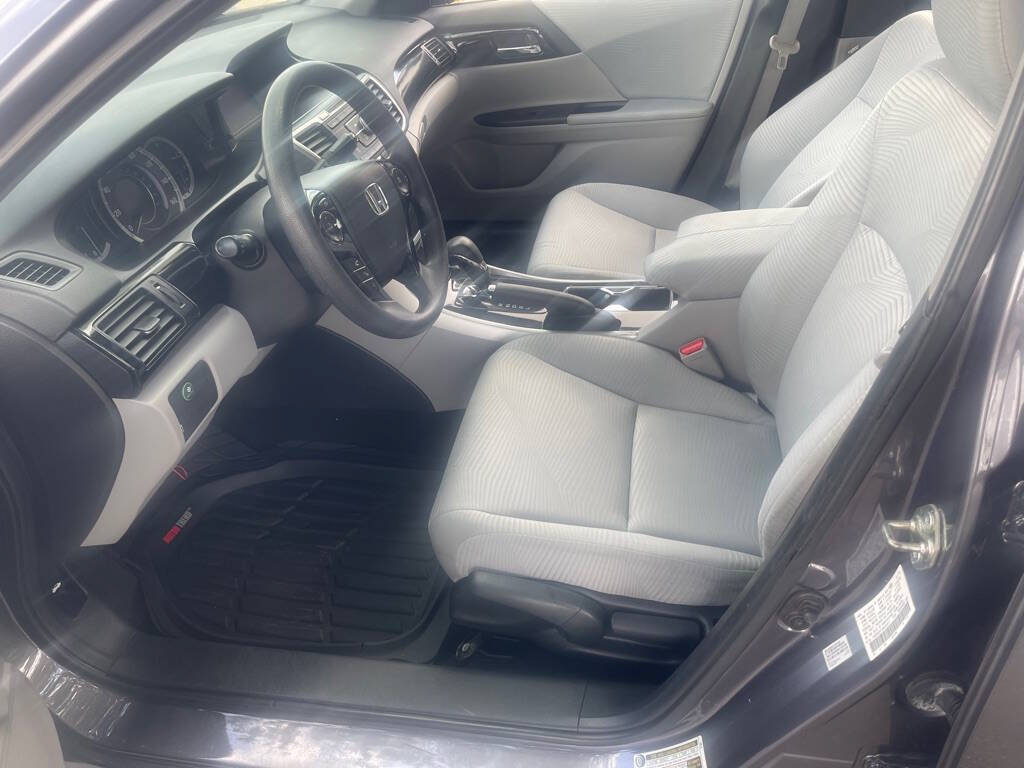 Used 2017 Honda Accord LX image 9