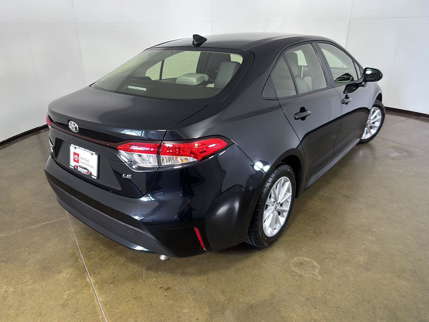 Used 2020 Toyota Corolla LE w/ LE Convenience Package FWD image 10