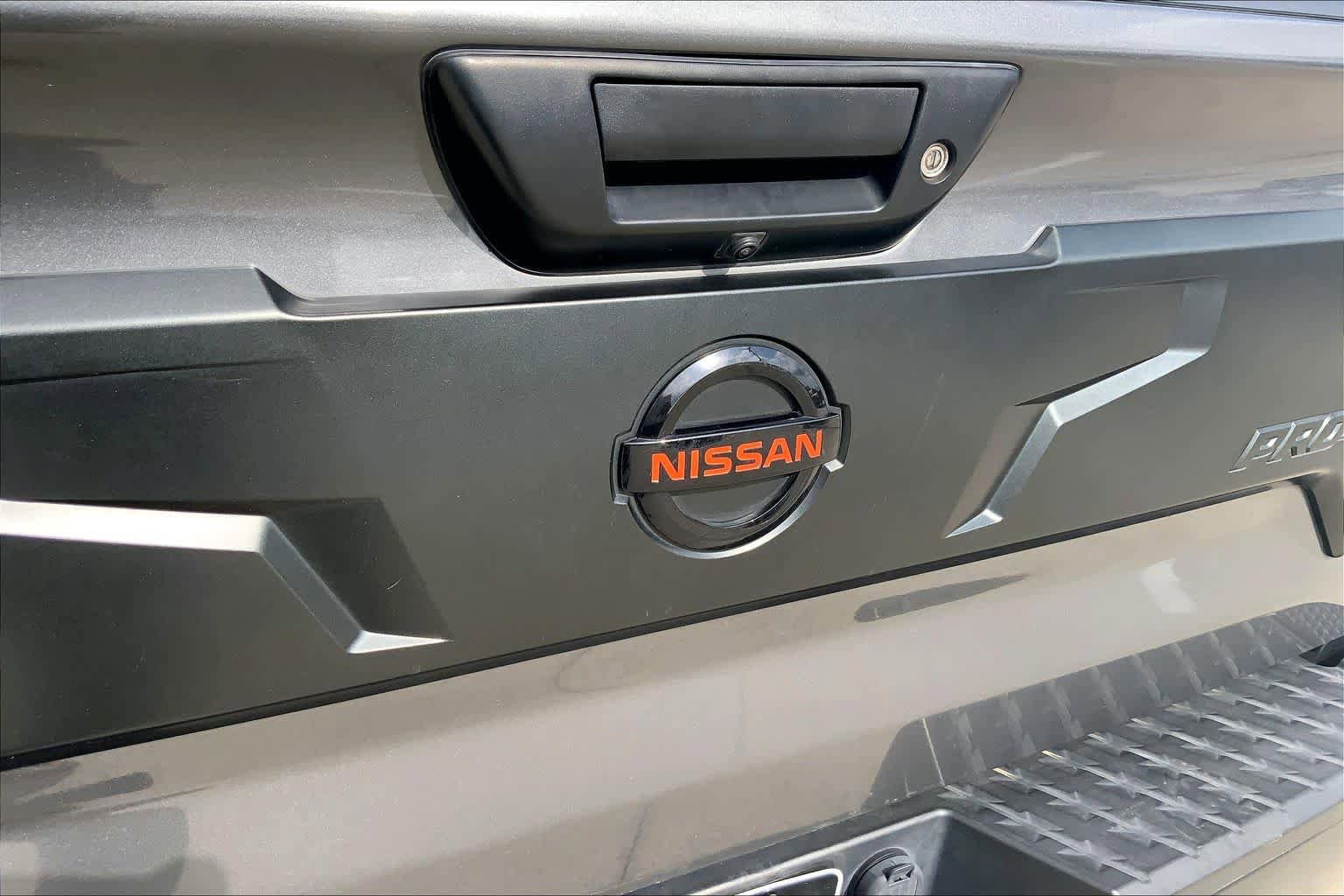 Used 2022 Nissan Titan PRO-4X w/ Pro-4x Convenience Package image 31