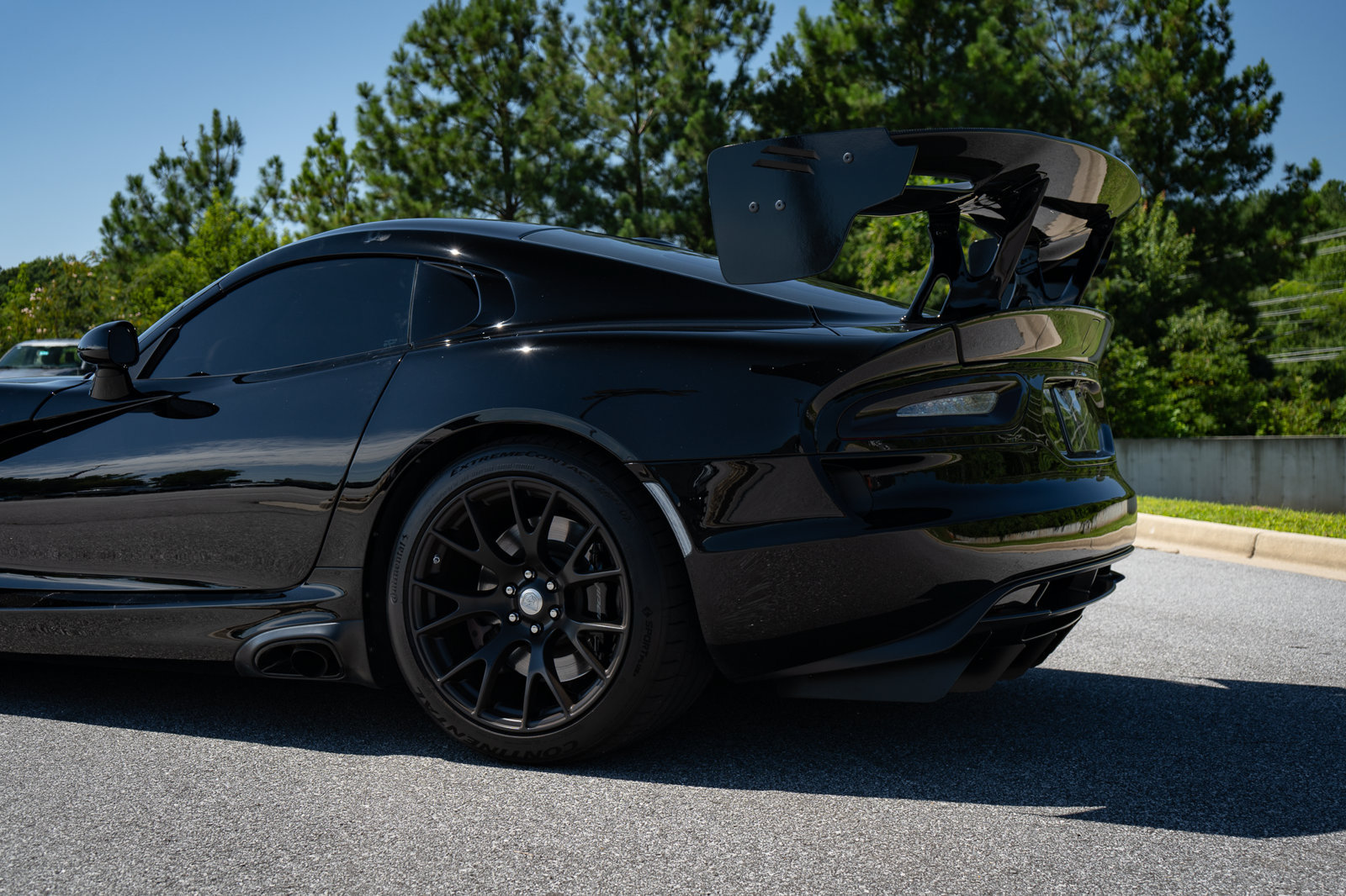 Used 2014 SRT Viper SRT-10 w/ Advanced Aerodynamics Package RWD image 21