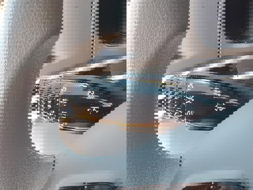 Used 2023 Hyundai Elantra Blue image 14