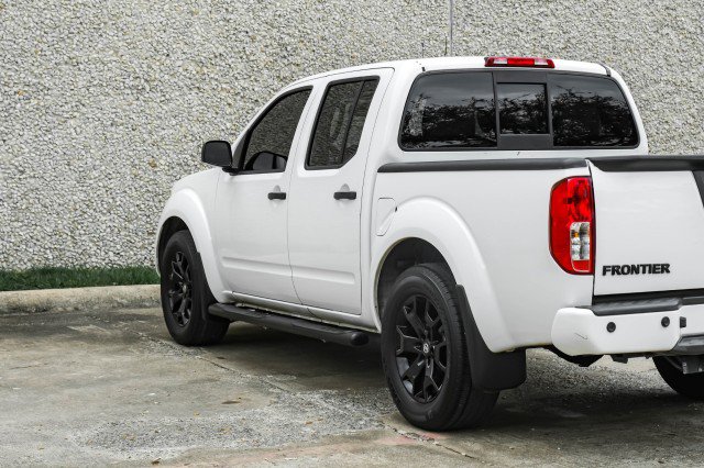 Used 2021 Nissan Frontier SV w/ Midnight Edition Floor Mats image 13