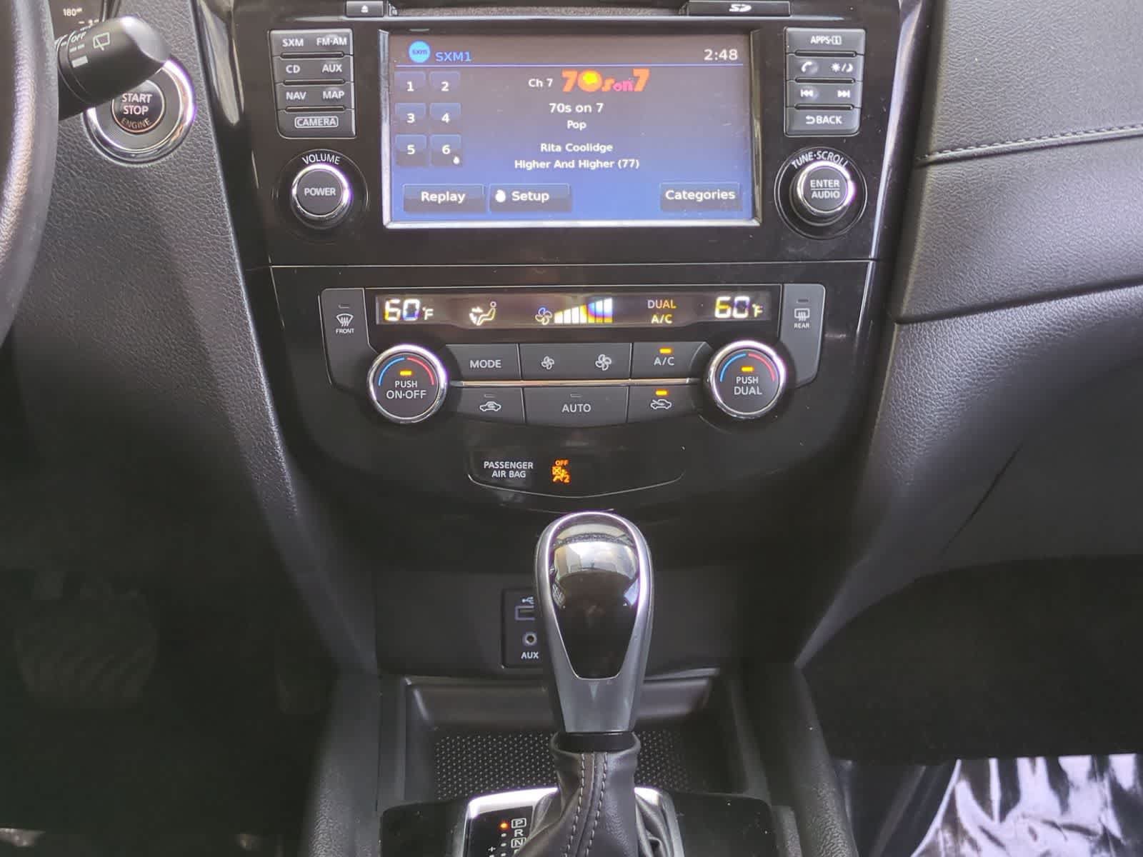 Used 2017 Nissan Rogue SV w/ SV Premium Package AWD/4WD image 27