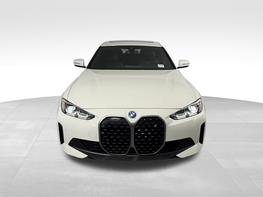 Used 2023 BMW i4 eDrive40 RWD image 3
