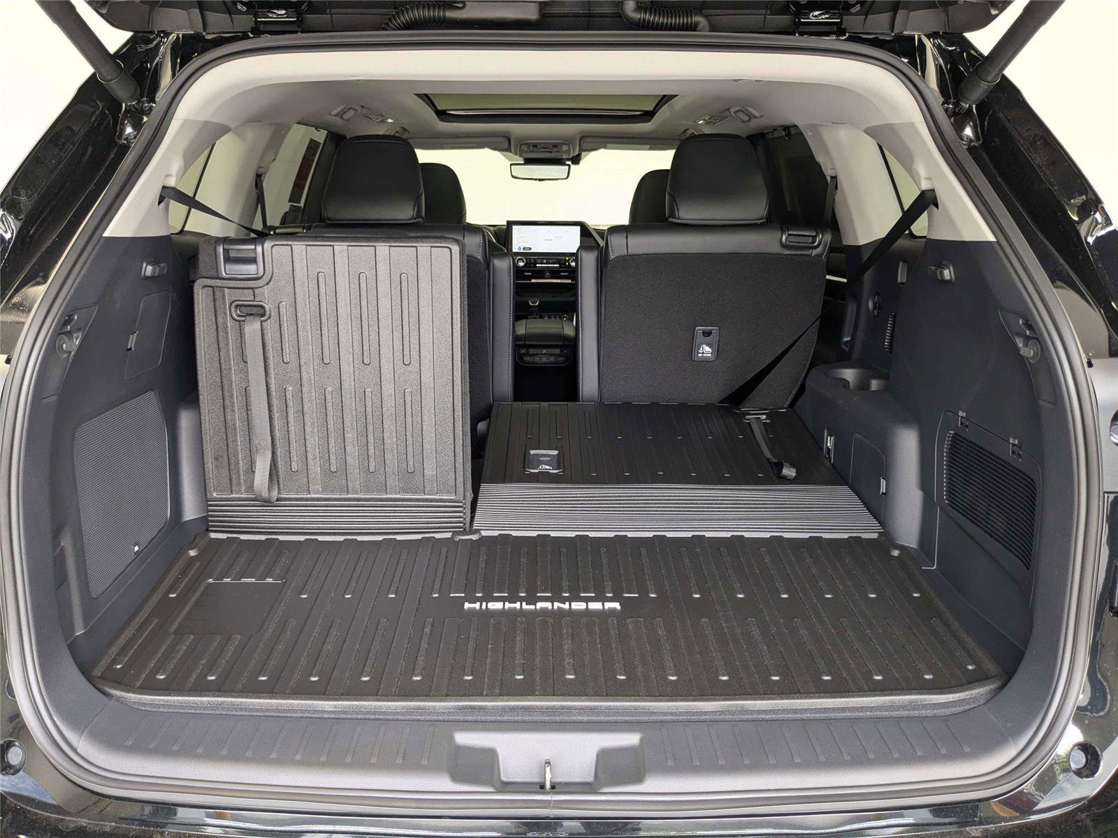 New 2026 Toyota Highlander Platinum AWD/4WD image 7