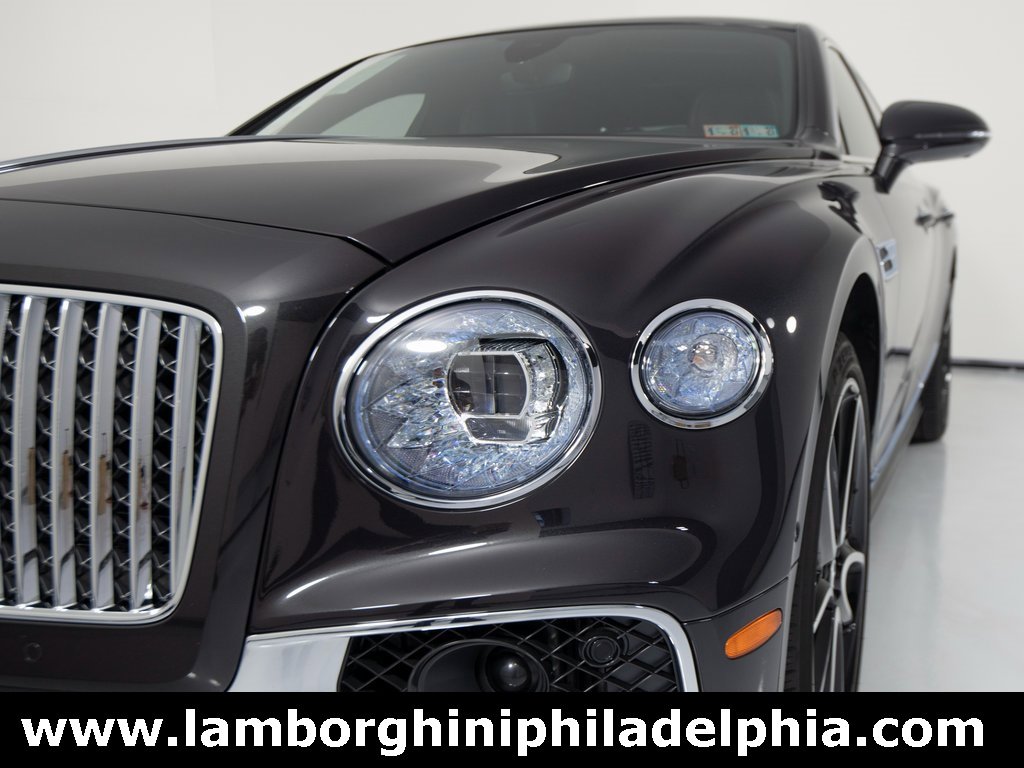 Used 2024 Bentley Flying Spur V8 image 42