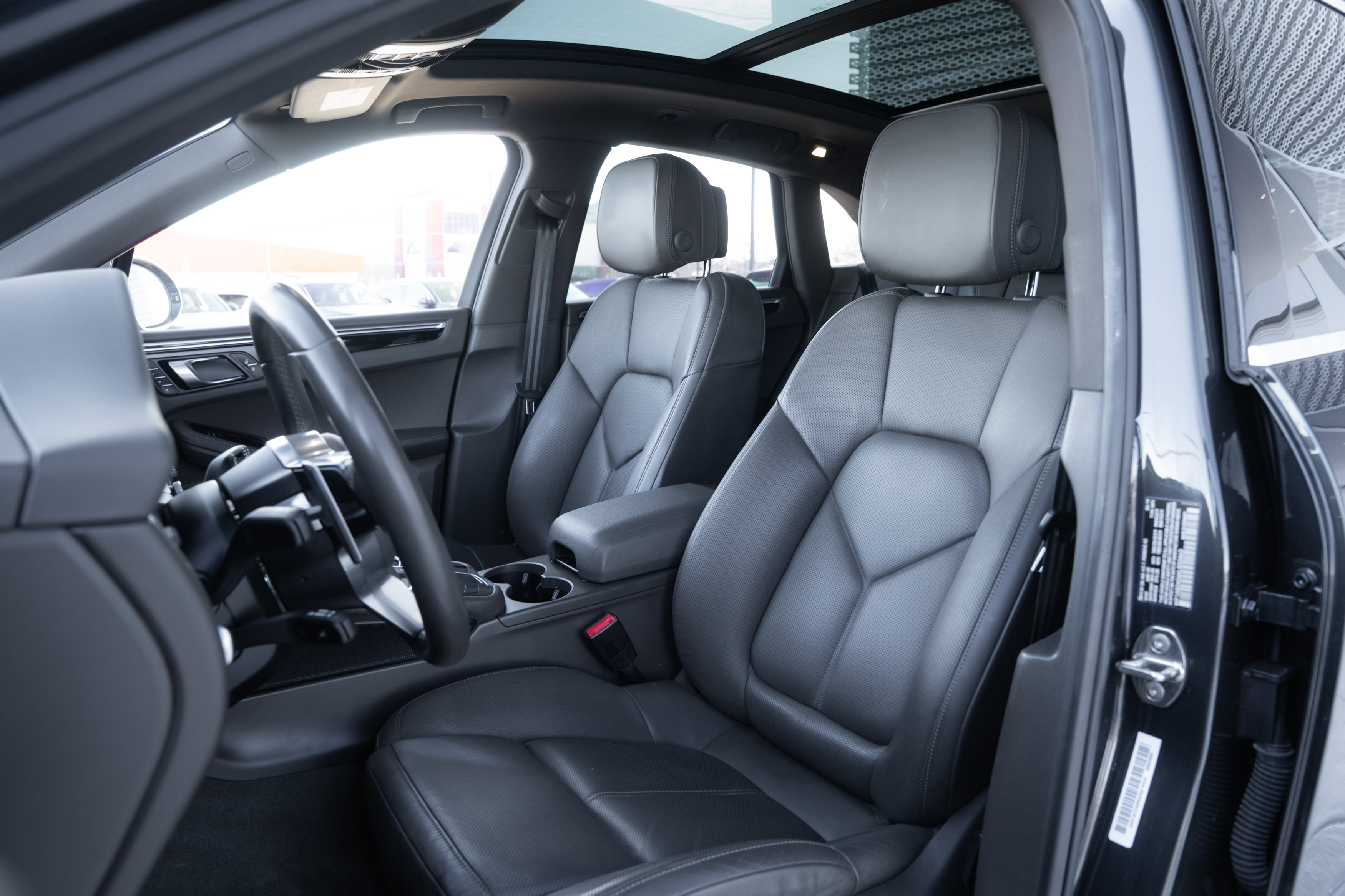 Used 2019 Porsche Macan S image 25