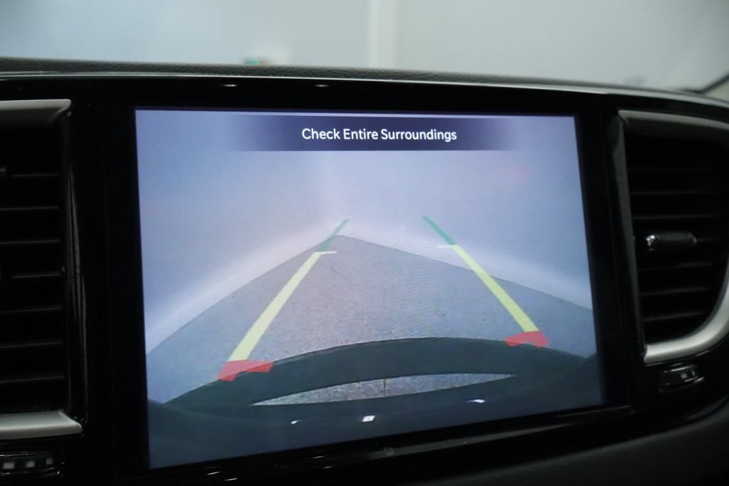 Certified 2023 Chrysler Pacifica Touring-L FWD image 36