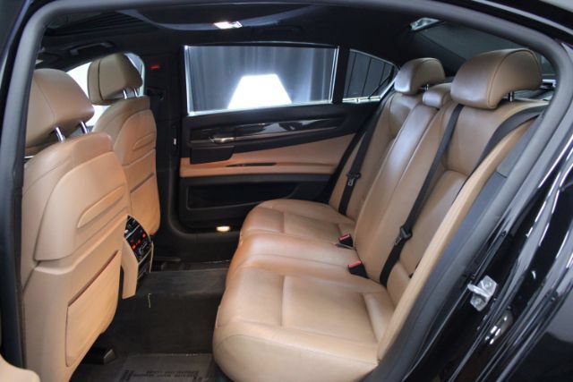 Used 2015 BMW 750Li xDrive AWD/4WD image 28