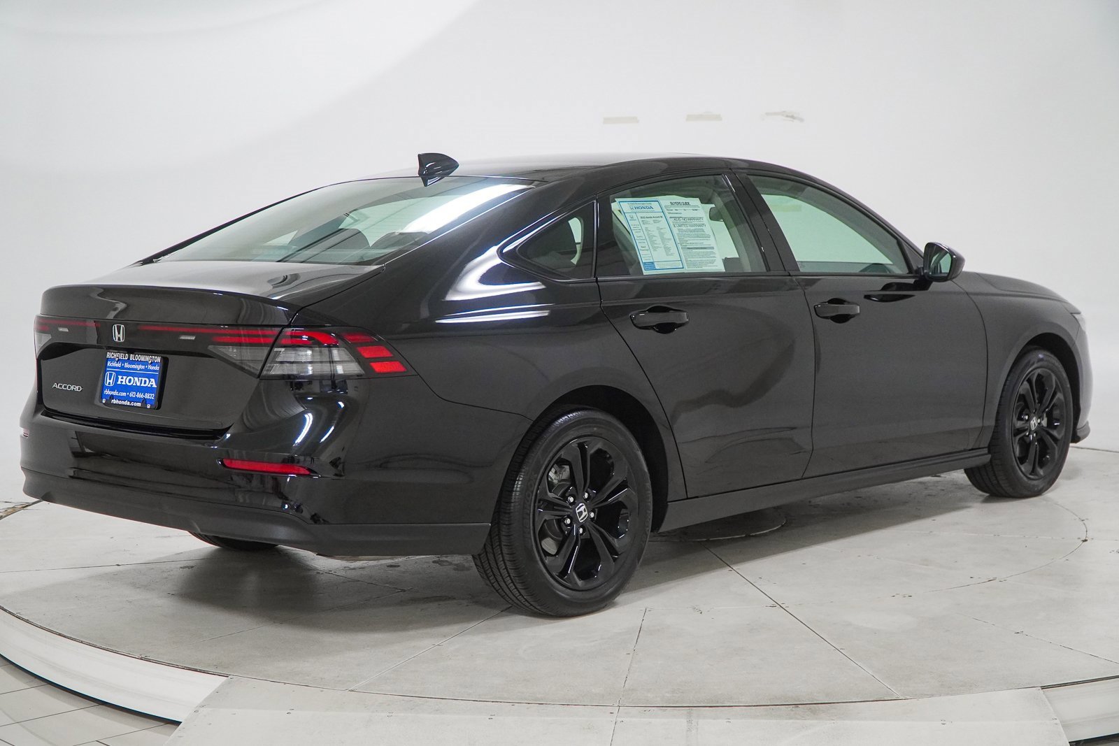 Certified 2025 Honda Accord SE image 10