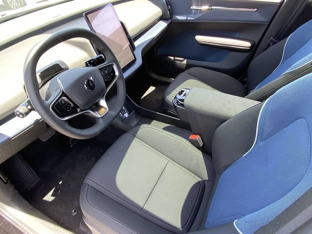 Certified 2025 Volvo EX30 Plus w/ Protection Package Premier AWD/4WD image 18