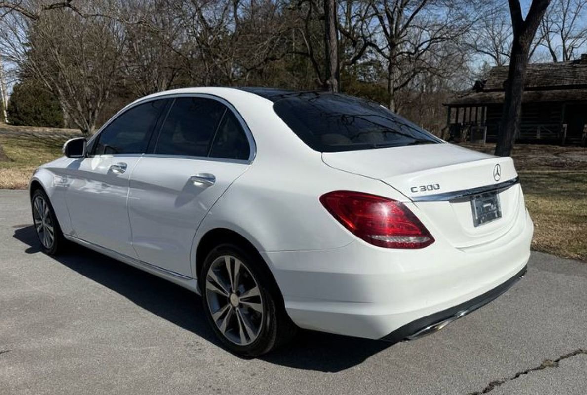 Used 2015 Mercedes-Benz C 300 4MATIC Sedan image 9