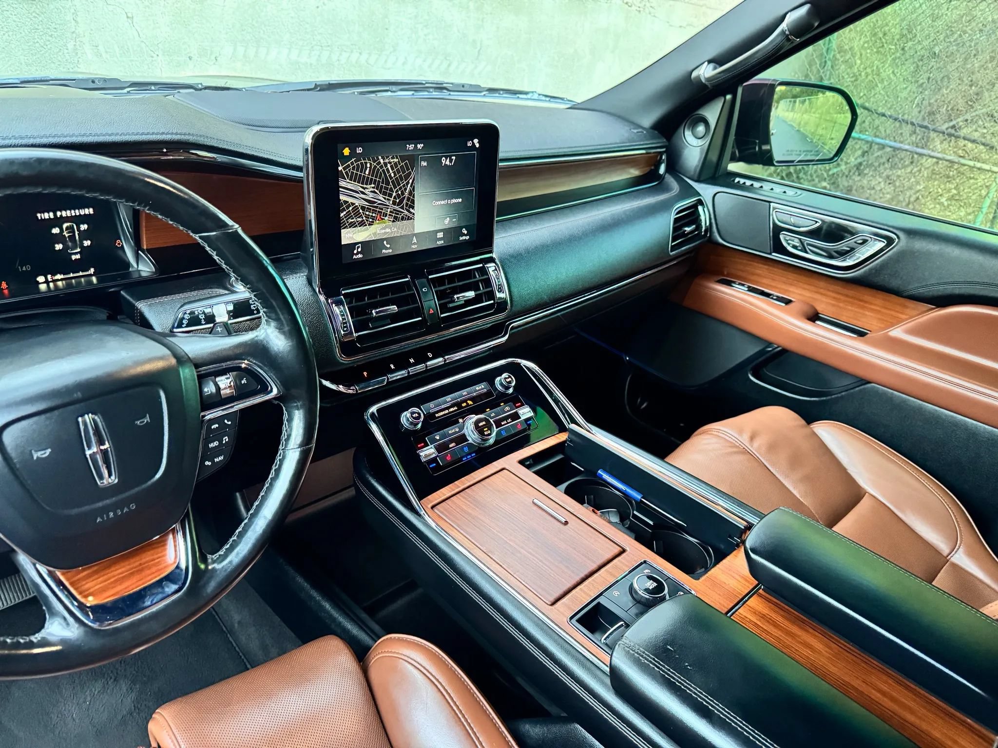 Used 2019 Lincoln Navigator L Reserve AWD/4WD image 16