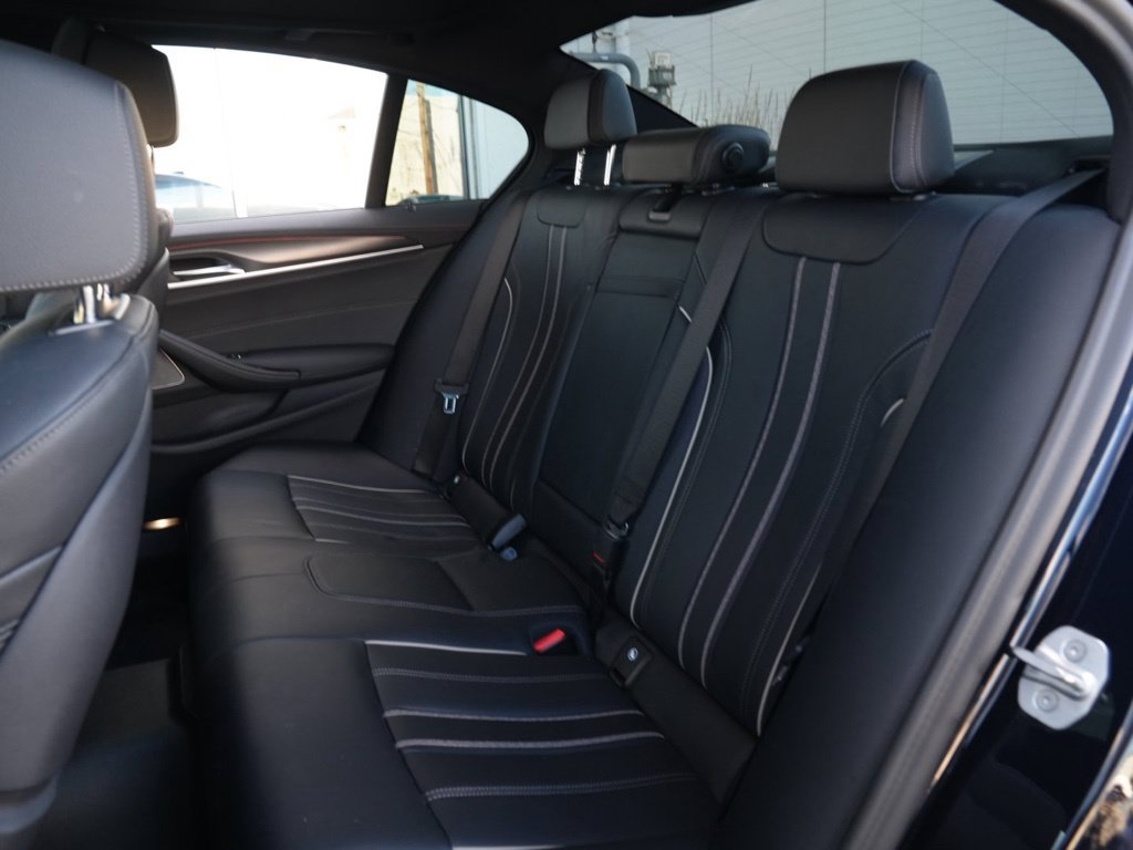 Used 2021 BMW M550i xDrive w/ Shadowloine Package AWD/4WD image 31